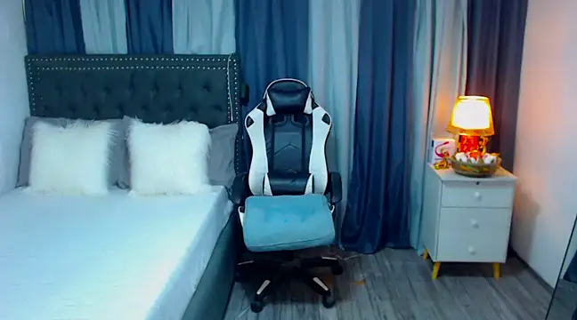 cyberanita online show from 12/30/24, 05:34