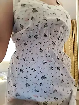 baby sweet girl  online show from 01/02/25, 10:44