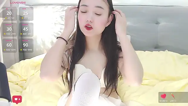 Snapshot of Anne-Sweet chatting on 01/25/25, 01:43 Anne-Sweet online show from 01/25/25, 01:43