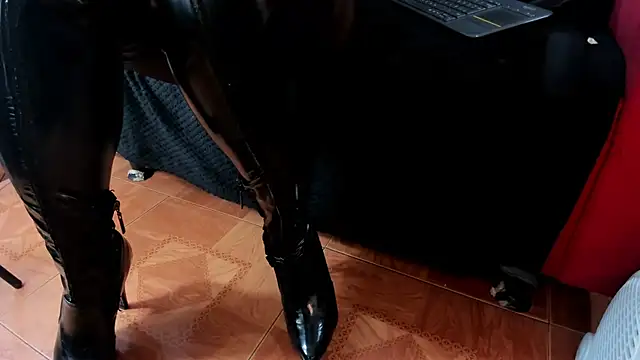 MissVioleta1 online show from 11/15/25, 08:33