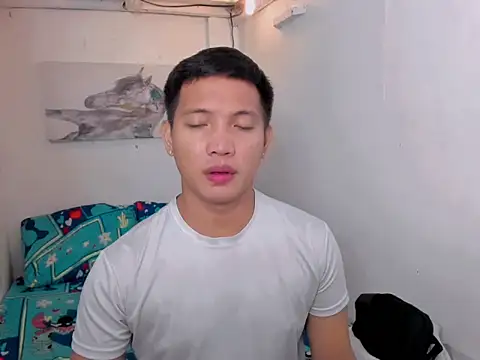 xSebastian19 online show from 12/15/25, 10:25