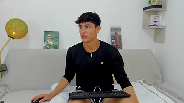 logan thomas online show from 11/09/25, 02:26