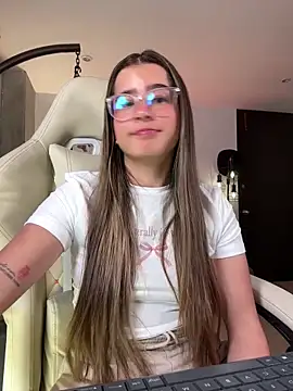 Snapshot of Stormiie777 chatting on 02/24/26, 03:26 Stormiie777 online show from 02/24/26, 03:26