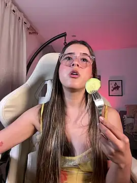 Snapshot of Stormiie777 chatting on 03/03/26, 02:07 Stormiie777 online show from 03/03/26, 02:07