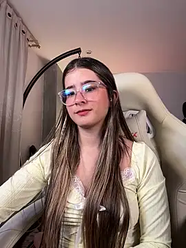 Snapshot of Stormiie777 chatting on 03/04/26, 02:06 Stormiie777 online show from 03/04/26, 02:06