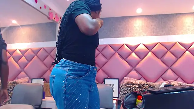 DanielaDuff online show from 02/15/26, 07:54