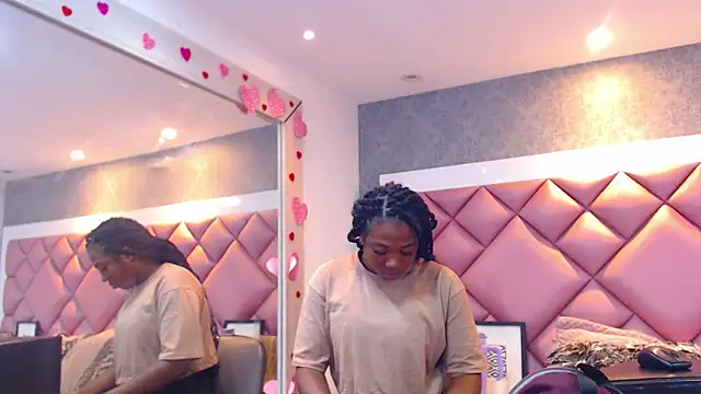 DanielaDuff online show from 02/18/26, 07:32