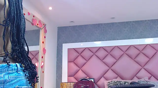 DanielaDuff online show from 03/24/26, 07:41