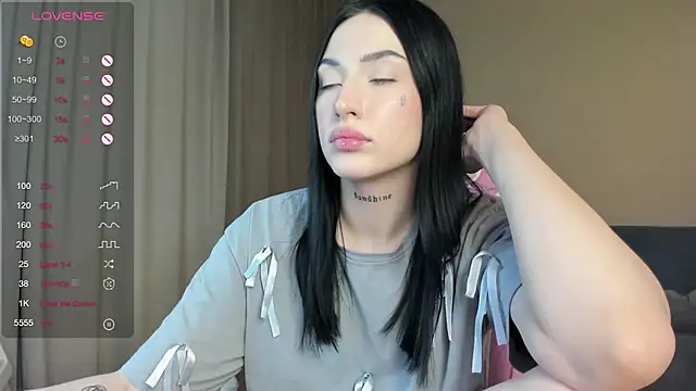 JenniferQueen11 online show from 01/14/25, 10:59