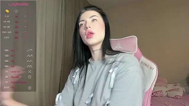 JenniferQueen11 online show from 01/23/25, 11:15