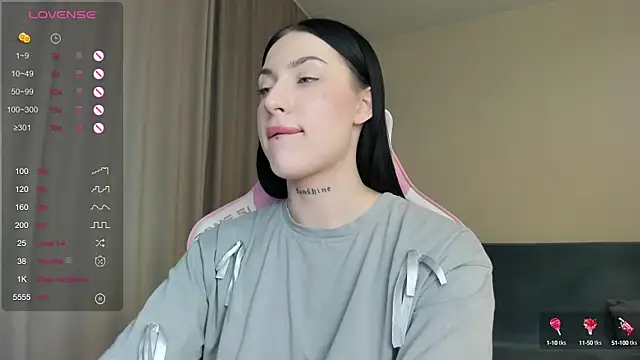 JenniferQueen11 online show from 01/25/25, 10:50