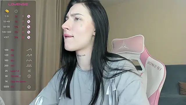 JenniferQueen11 online show from 01/30/25, 08:21