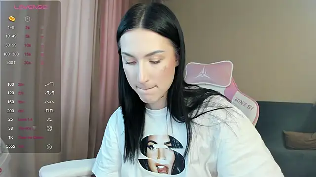 JenniferQueen11 online show from 02/04/25, 06:14