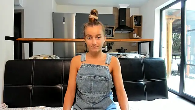 ElizSweet online show from 10/23/25, 08:57