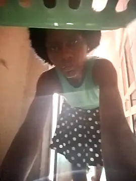 Petite li online show from 12/04/25, 11:19