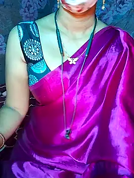 Snapshot of XBHUUME chatting on 12/24/24, 05:55 XBHUUME online show from 12/24/24, 05:55