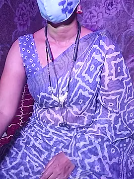 Snapshot of XBHUUME chatting on 10/30/25, 04:19 XBHUUME online show from 10/30/25, 04:19