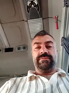 Snapshot of kevgir08 chatting on 06/18/26, 04:24 kevgir08 online show from 06/18/26, 04:24
