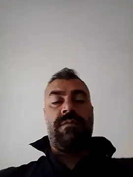 Snapshot of kevgir08 chatting on 06/19/26, 03:44 kevgir08 online show from 06/19/26, 03:44