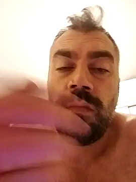 Snapshot of kevgir08 chatting on 07/07/26, 06:34 kevgir08 online show from 07/07/26, 06:34