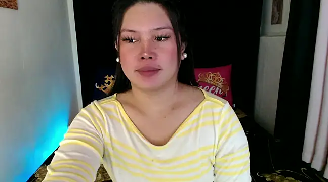 Snapshot of Angelic_Fuckerxxx chatting on 02/15/25, 04:14 Angelic Fuckerxxx online show from 02/15/25, 04:14