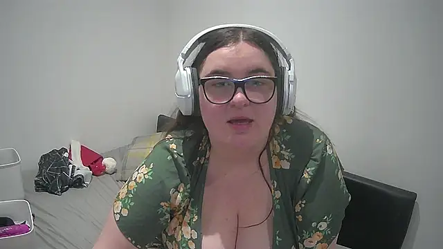 Rebecca Summer online show from 12/21/24, 05:25