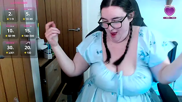 Snapshot of Rebecca_Summer chatting on 04/23/26, 05:26 Rebecca Summer online show from 04/23/26, 05:26