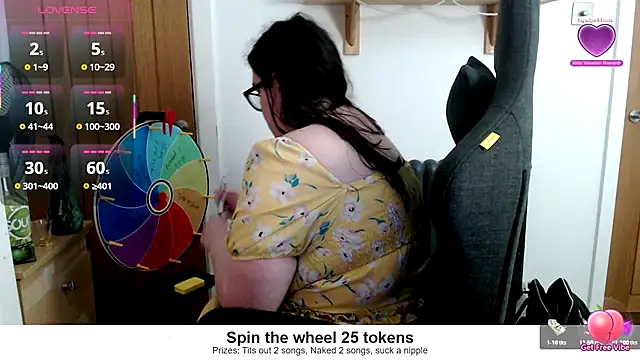 Snapshot of Rebecca_Summer chatting on 05/18/26, 06:03 Rebecca Summer online show from 05/18/26, 06:03