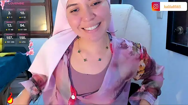 MatchedEyebrow online show from 10/23/25, 09:24