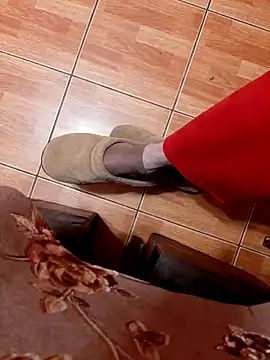 feet toes online show from 11/19/25, 05:51