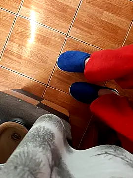 Snapshot of feet_toes chatting on 05/18/26, 05:13 feet toes online show from 05/18/26, 05:13