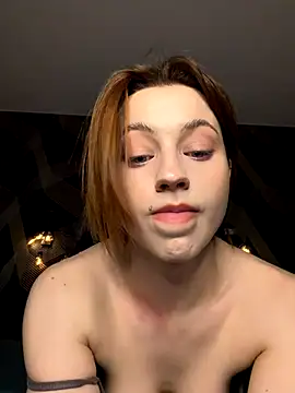 Snapshot of Camilla_Railian chatting on 11/18/25, 02:54 Camilla Railian online show from 11/18/25, 02:54