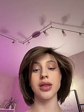 Camilla Railian online show from 04/18/26, 09:04