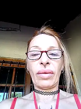 FrozenWaffle online show from 02/17/25, 02:04