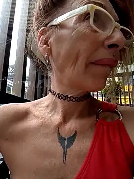 FrozenWaffle online show from 04/01/26, 02:47