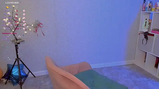 ReinaKousaka online show from 01/07/25, 08:31