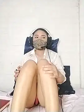  Shimmerlyn  online show from 03/01/25, 08:42