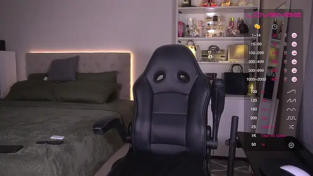 JohannaRodriguez69 online show from 12/08/24, 06:01