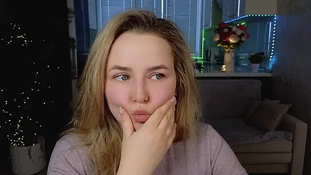 Mira Mermayd online show from 04/16/26, 01:28