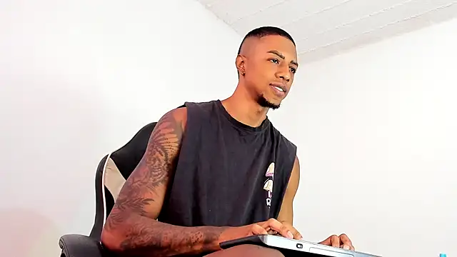 YeremiBrowm online show from 02/20/25, 09:09