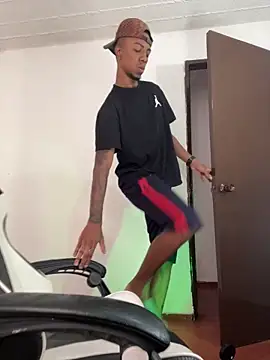 YeremiBrowm online show from 03/21/25, 03:57