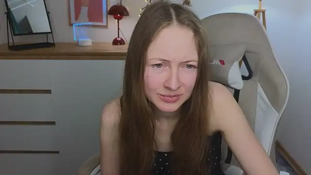 Snapshot of freya_nilsson chatting on 12/18/24, 07:08 freya nilsson online show from 12/18/24, 07:08