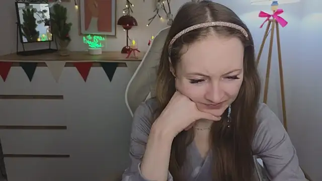 Snapshot of freya_nilsson chatting on 12/24/24, 04:08 freya nilsson online show from 12/24/24, 04:08