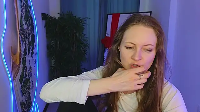 Snapshot of freya_nilsson chatting on 02/09/25, 12:30 freya nilsson online show from 02/09/25, 12:30