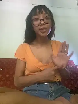 Snapshot of Karmakuro chatting on 09/22/25, 08:22 Karmakuro online show from 09/22/25, 08:22