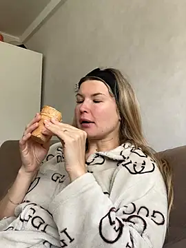 AngelMiaM online show from 04/27/26, 07:28