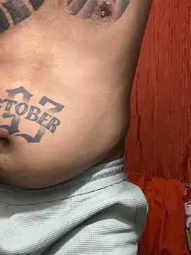 Snapshot of Thyler08 chatting on 02/09/25, 06:33 Thyler08 online show from 02/09/25, 06:33