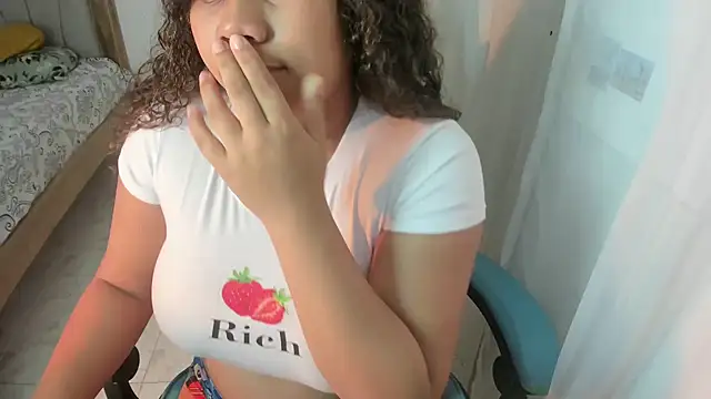 Lunastar02 online show from 03/08/25, 07:20