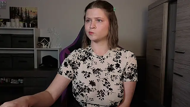 Snapshot of TinniAngel chatting on 09/10/25, 05:24 TinniAngel online show from 09/10/25, 05:24