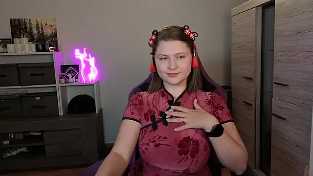 Snapshot of TinniAngel chatting on 09/30/25, 05:29 TinniAngel online show from 09/30/25, 05:29